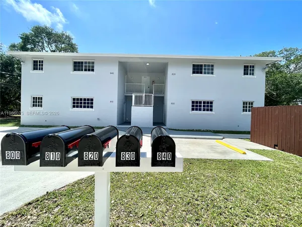 $2,400 | 800 Southwest 10th Avenue, Unit 800, Hallandale Beach, FL 33009