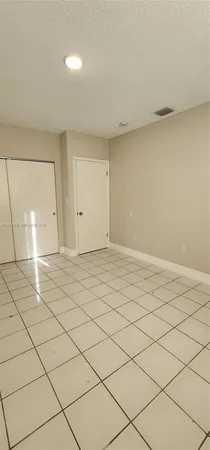 $2,400 | 800 Southwest 10th Avenue, Unit 800, Hallandale Beach, FL 33009
