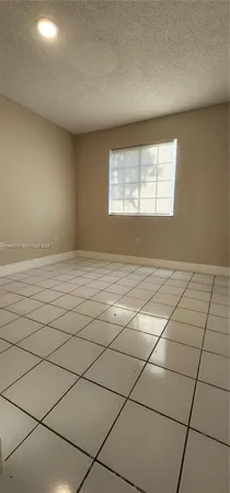 $2,400 | 800 Southwest 10th Avenue, Unit 800, Hallandale Beach, FL 33009