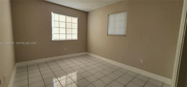 $2,400 | 800 Southwest 10th Avenue, Unit 800, Hallandale Beach, FL 33009