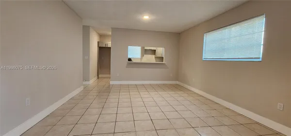 $2,400 | 800 Southwest 10th Avenue, Unit 800, Hallandale Beach, FL 33009