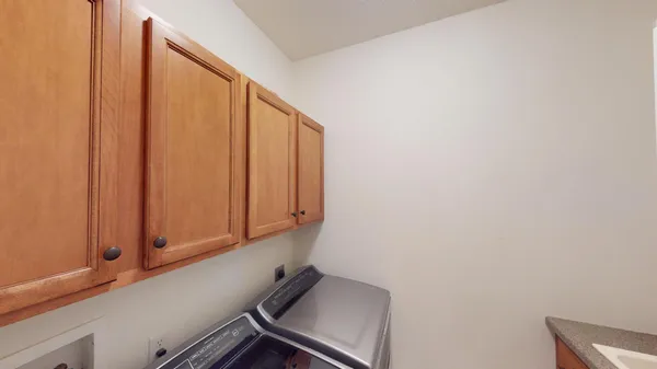 $389,000 | 807 Maple Shade Drive, Holmen, WI 54636