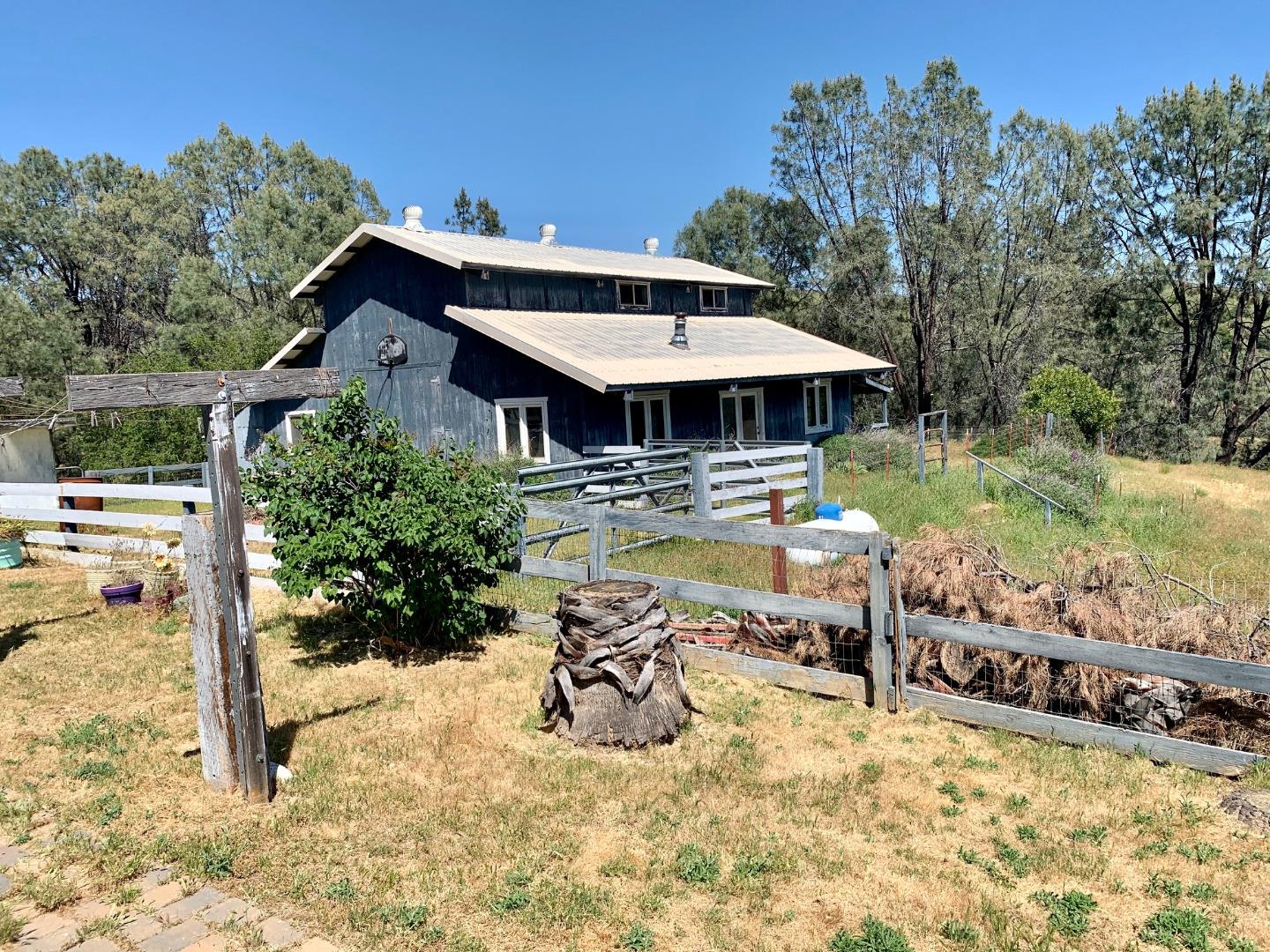 73856 Copperhead Road Bradley, CA 93426 - Photo 7 of 23 a view of a house with swimming pool and sitting area