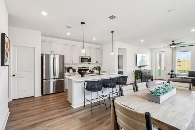 $359,990 | 29303 Meadowcreek Hl Drive, Waller, TX 77484