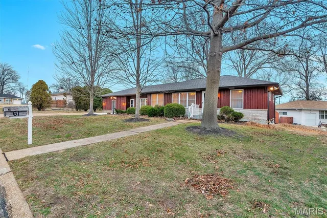 $279,900 | 61 Buckley Meadows Drive, Mehlville, MO 63125