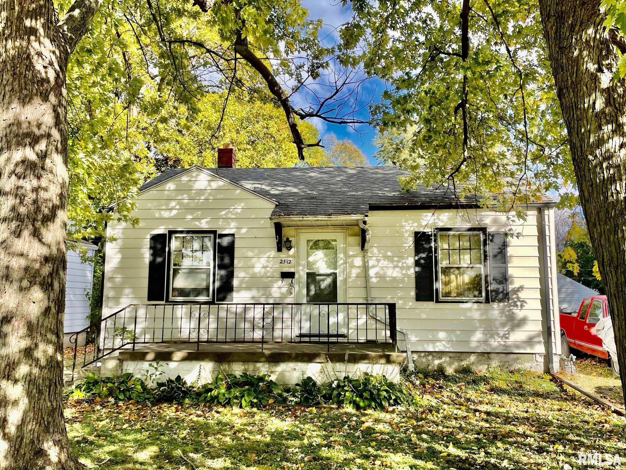 2512 South 4th Street Springfield, IL 62703 - Photo 1 of 7