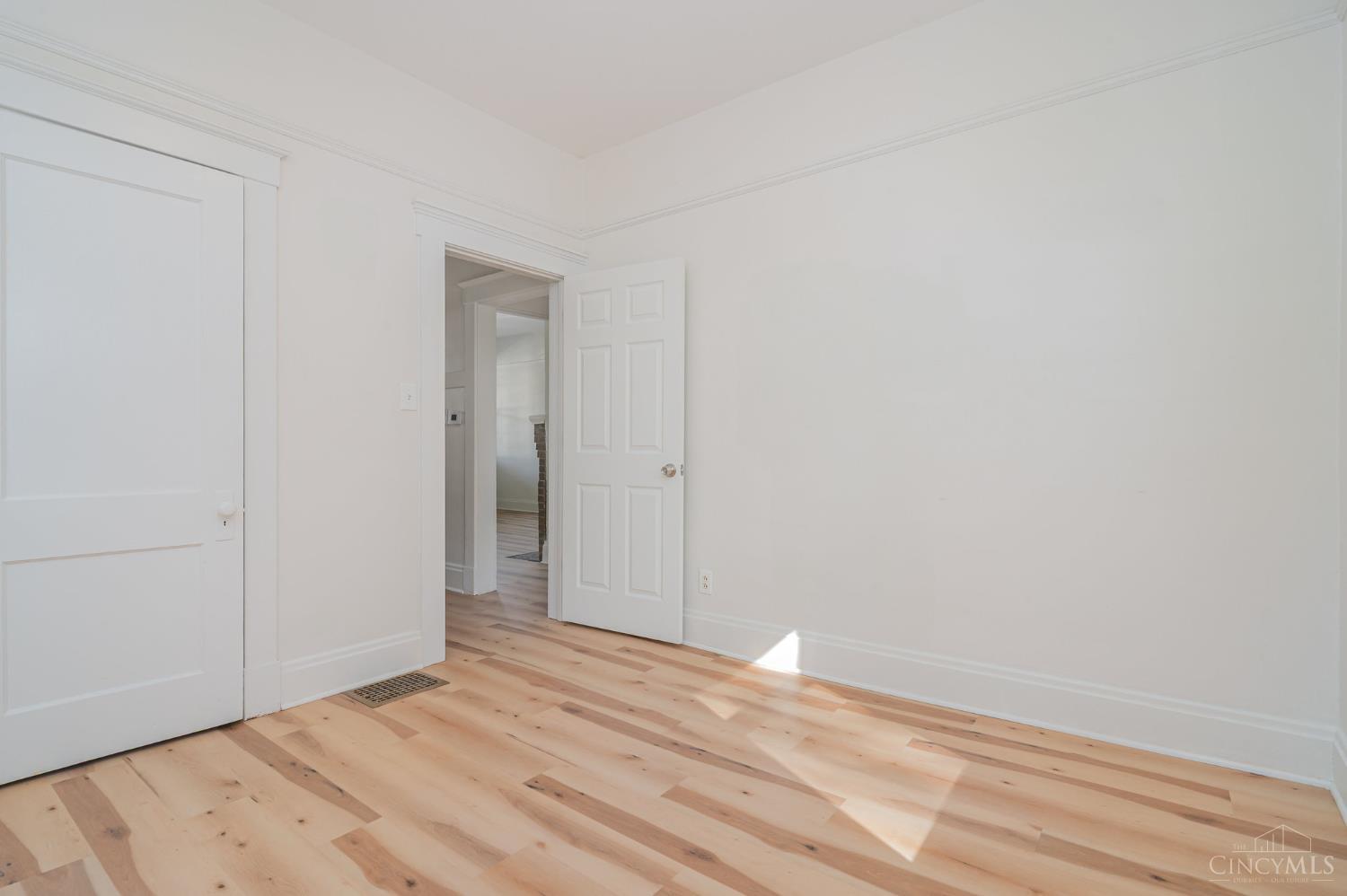1509 Adams Road Cincinnati, OH 45231 - Photo 16 of 29 Gallery Image 16