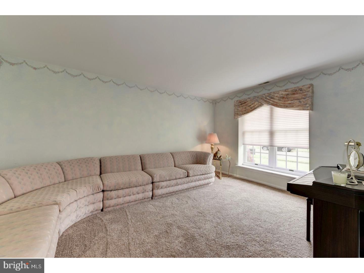 7 Old Mill Road Sewell, NJ 08080 - Photo 4 of 25 Living Room