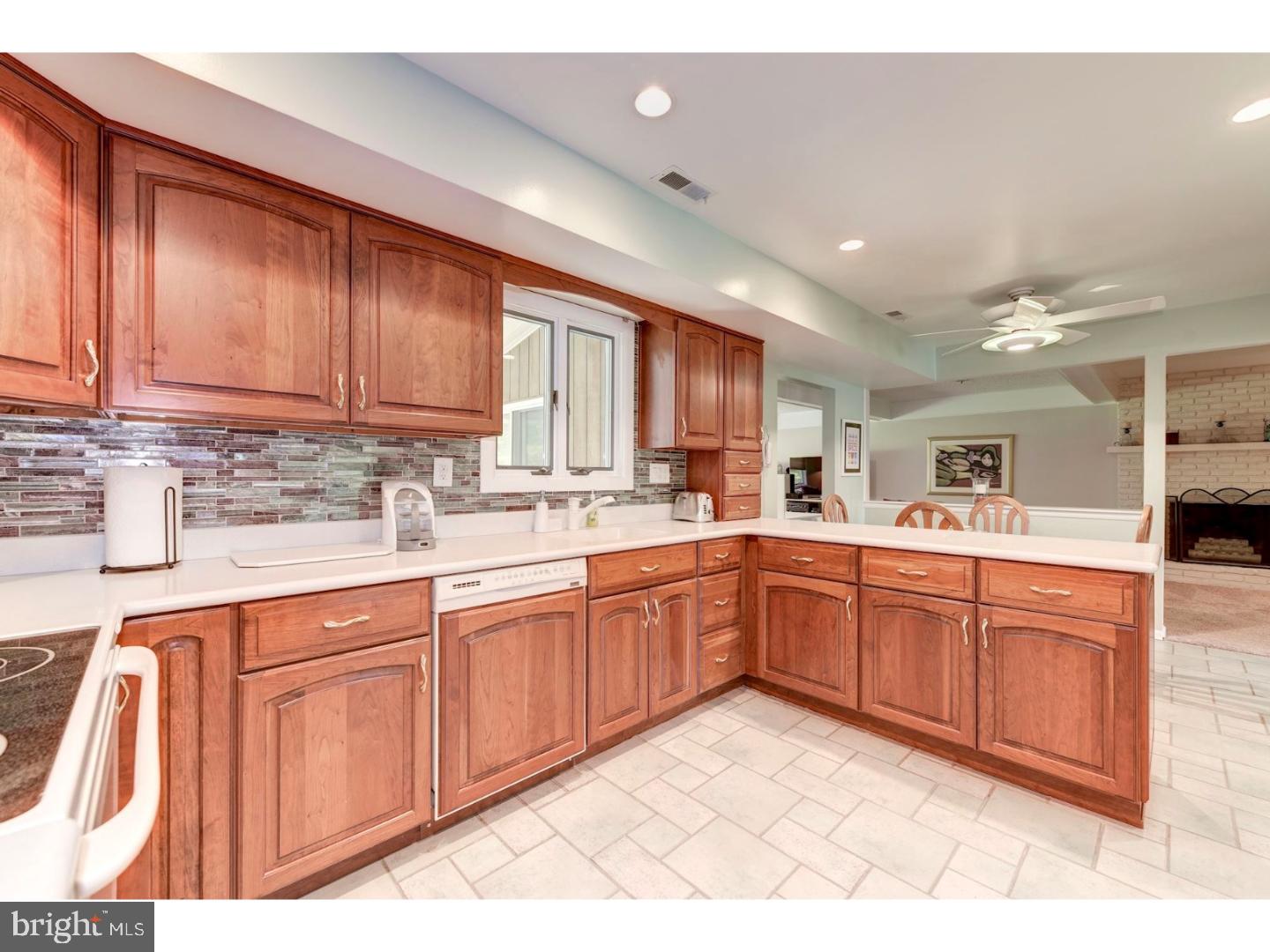 7 Old Mill Road Sewell, NJ 08080 - Photo 10 of 25 Kitchen