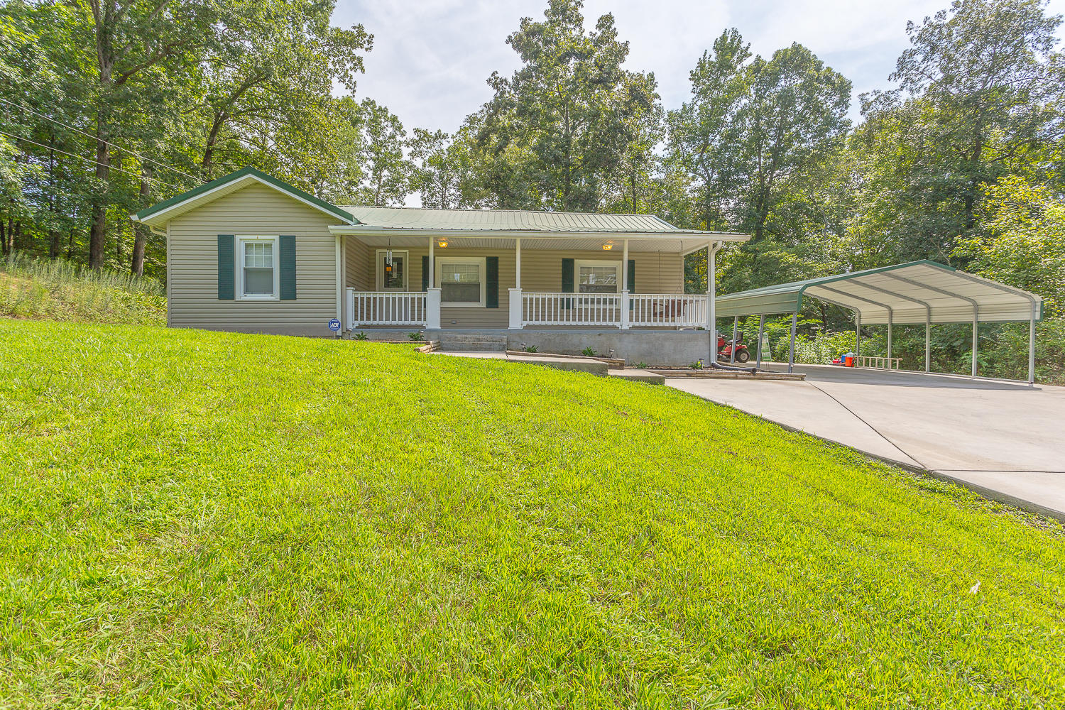 154 Lake Howard Road LaFayette, GA 30728 - Photo 3 of 26 154 Lake Howard-5