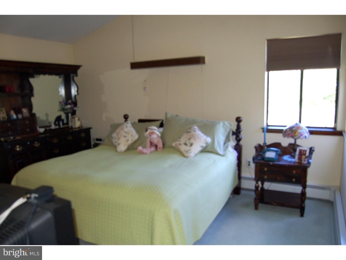 140 Kings Road Westampton, NJ 08060 - Photo 14 of 24 Master Bedroom