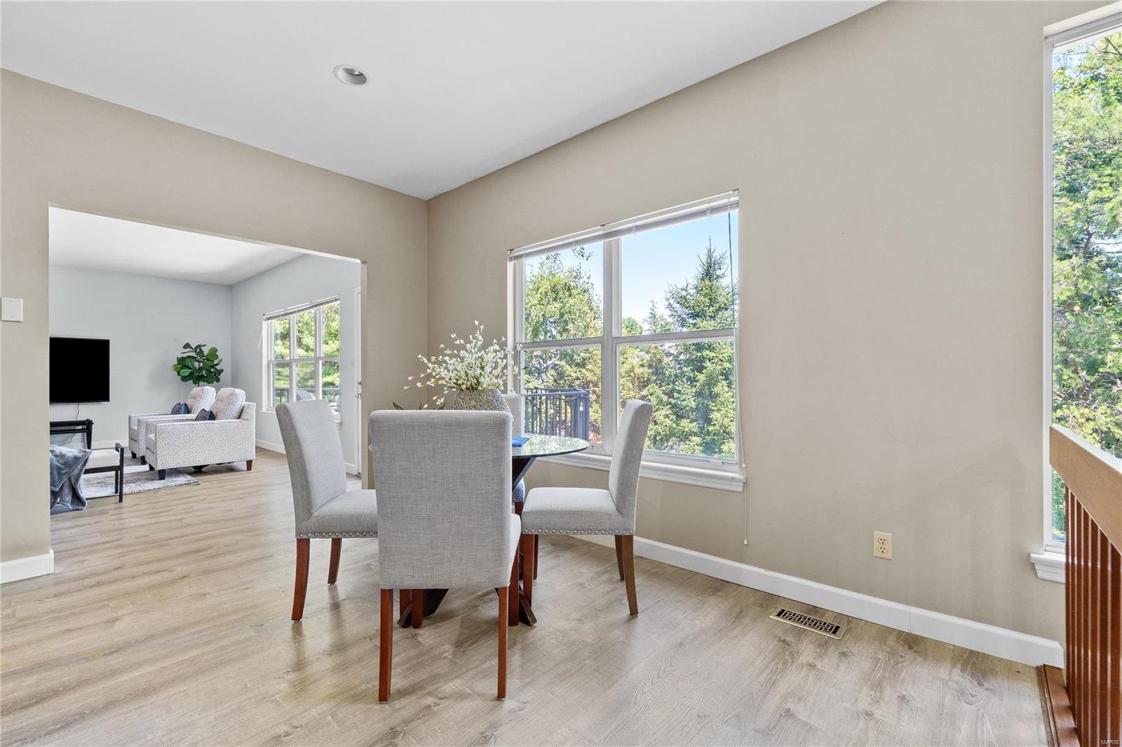 10 Arbor Hill Court Ballwin, MO 63021 - Photo 11 of 60