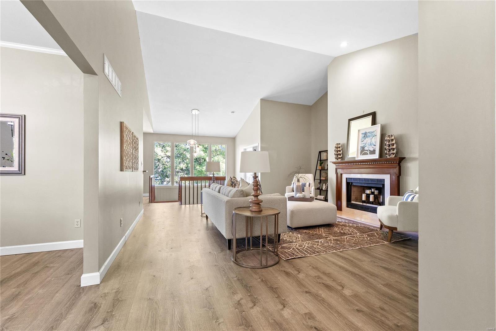 10 Arbor Hill Court Ballwin, MO 63021 - Photo 3 of 60