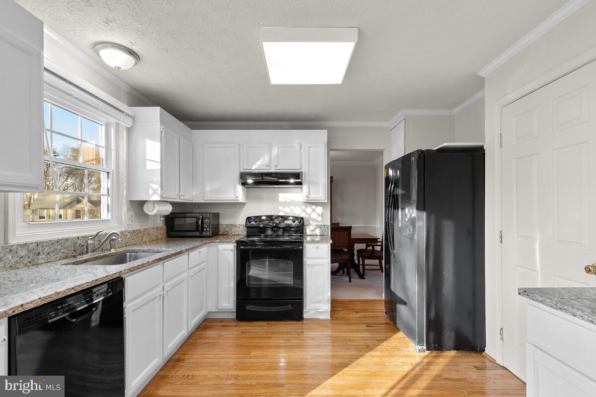 9580 Kings Grant Road Laurel, MD 20723 - Photo 3 of 49 Gallery Image 3