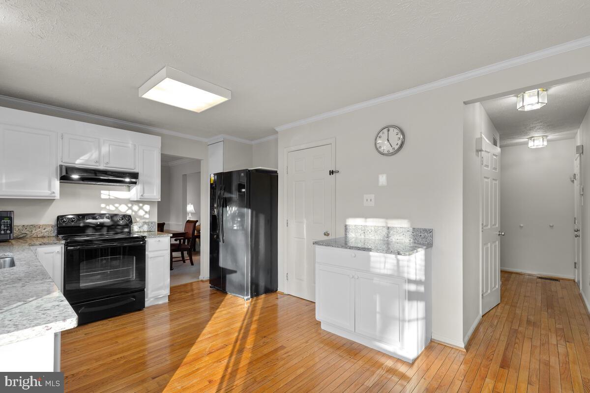 9580 Kings Grant Road Laurel, MD 20723 - Photo 4 of 49 Gallery Image 4