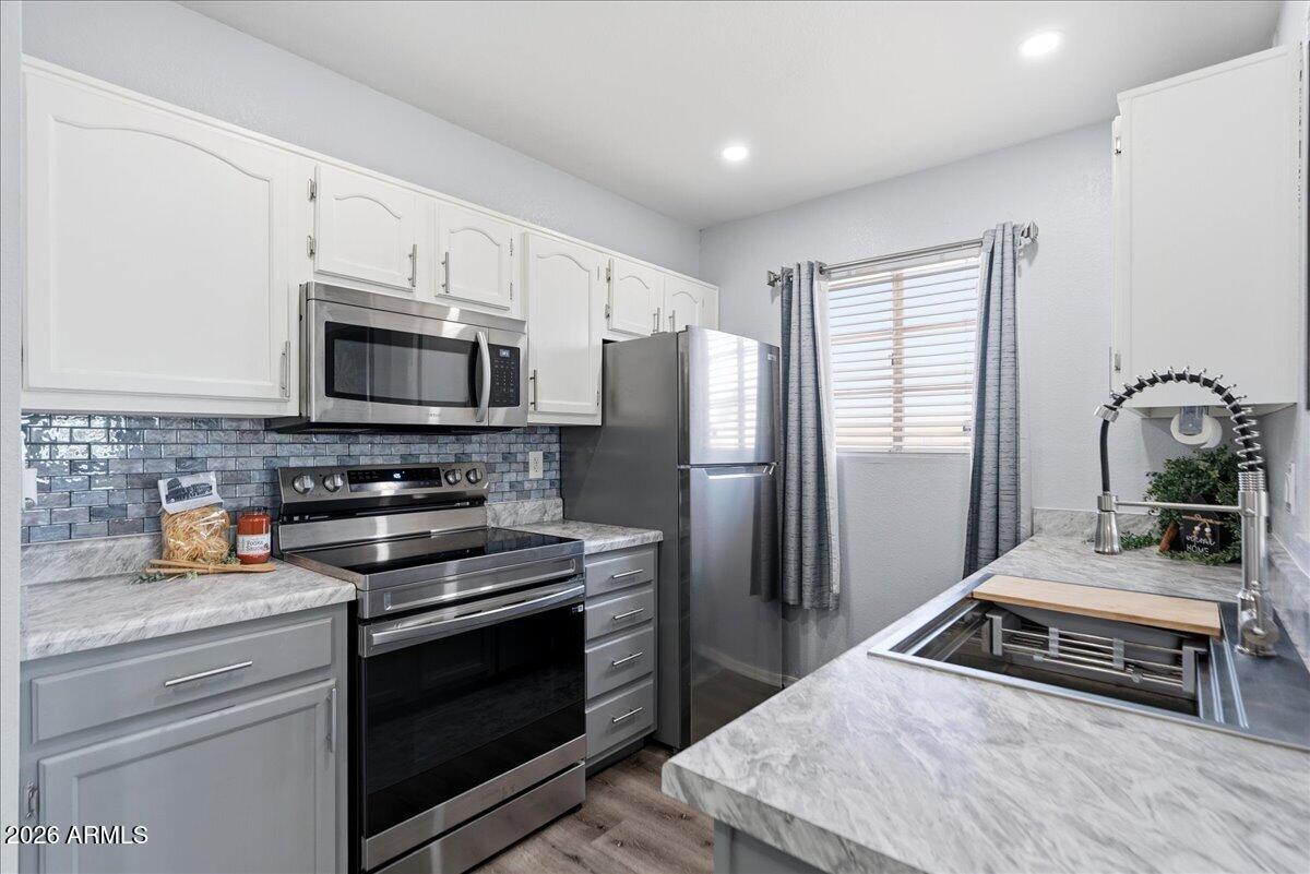 510 North Alma School Road, Unit 101 Mesa, AZ 85201 - Photo 2 of 21 10-510 N Alma School Rd Unit 10_RedHogMe