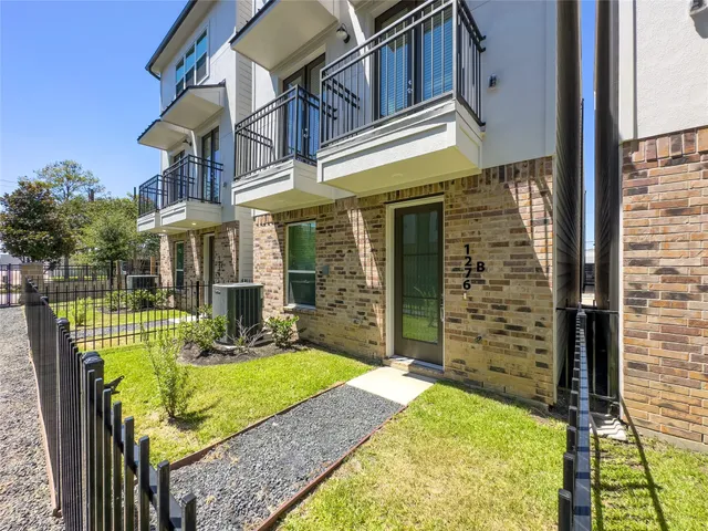 $3,000 | 1276 North Post Oak Road, Unit B, Houston, TX 77055