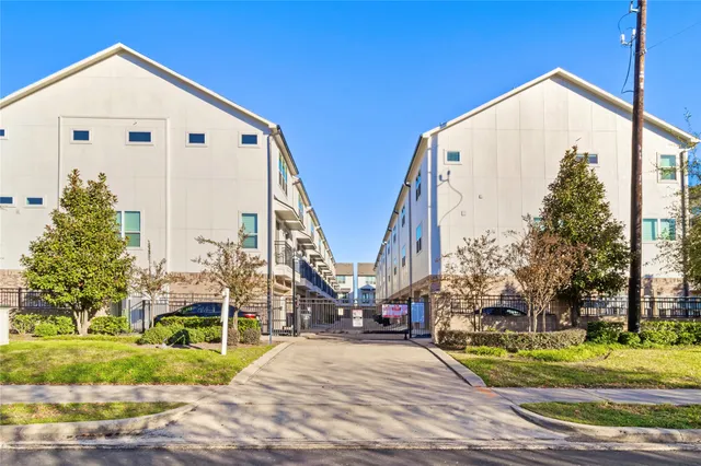 $3,000 | 1276 North Post Oak Road, Unit B, Houston, TX 77055