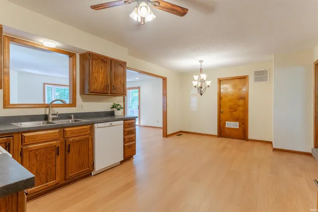 $1,800 | 6800 Oakmont Court, Newburgh, IN 47630