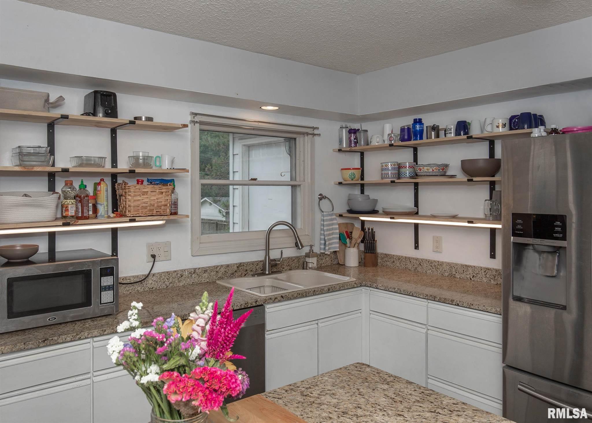 3427 Fairhaven Road Davenport, IA 52807 - Photo 7 of 34 Gallery Image 7