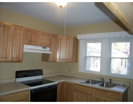 86 St James Circle Springfield, MA 01104 - Photo 3 of 4 Gallery Image 3