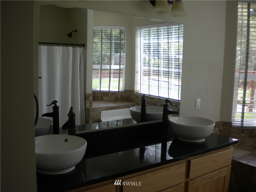 8160 Southeast Overaa Road Port Orchard, WA 98367 - Photo 12 of 24 Gallery Image 12