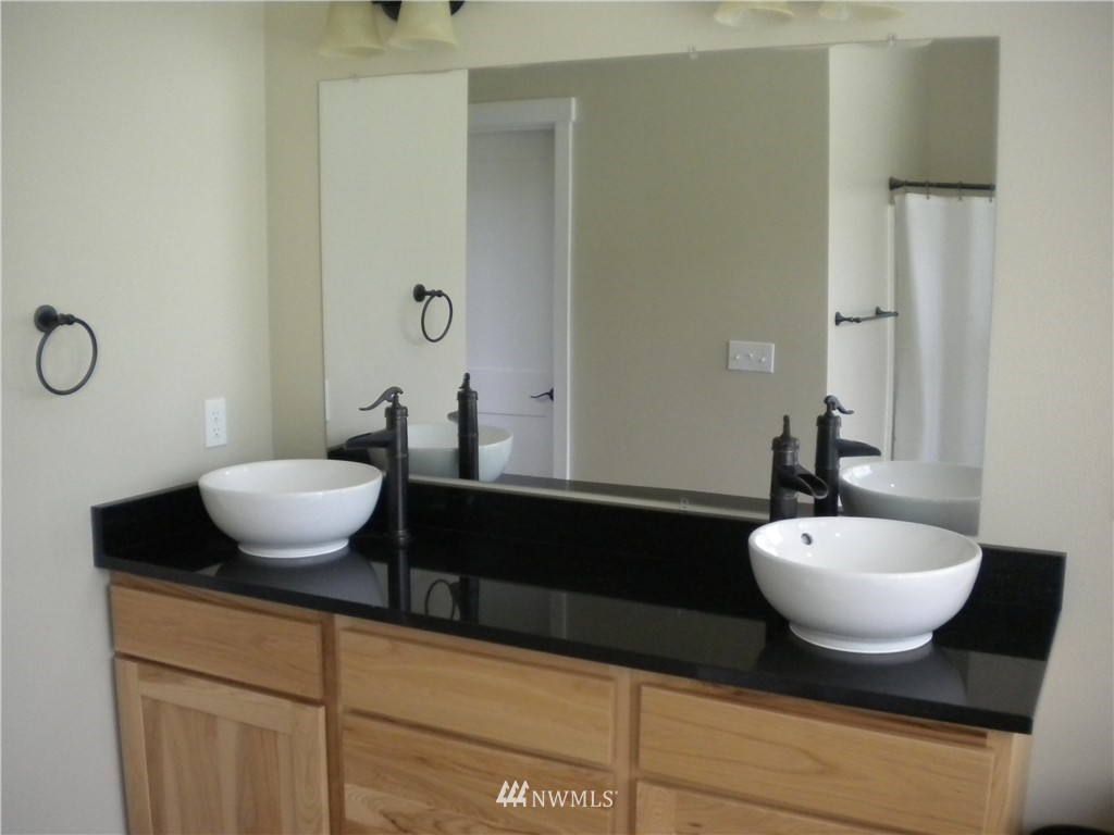 8160 Southeast Overaa Road Port Orchard, WA 98367 - Photo 14 of 24 Gallery Image 14