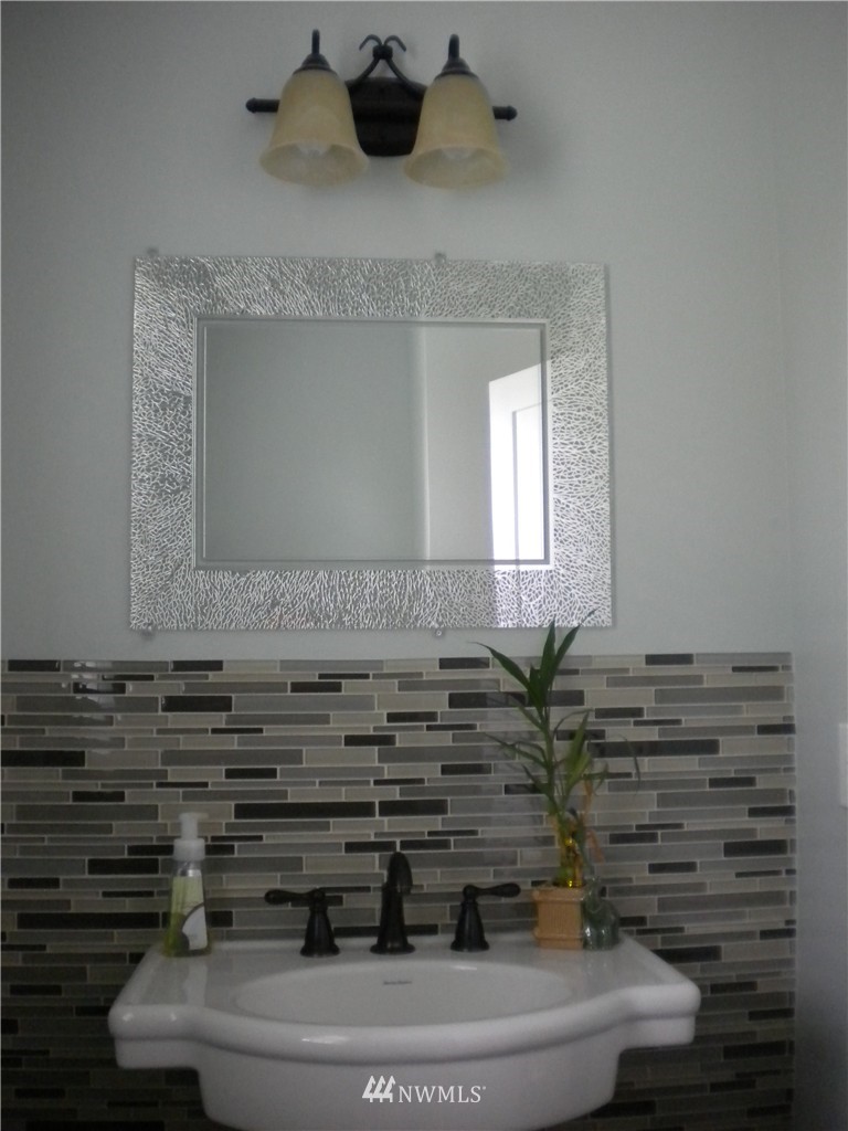 8160 Southeast Overaa Road Port Orchard, WA 98367 - Photo 10 of 24 Gallery Image 10