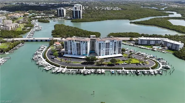 $559,000 | 13105 Vanderbilt Drive, Unit 607, Naples, FL 34110