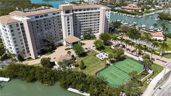 $559,000 | 13105 Vanderbilt Drive, Unit 607, Naples, FL 34110