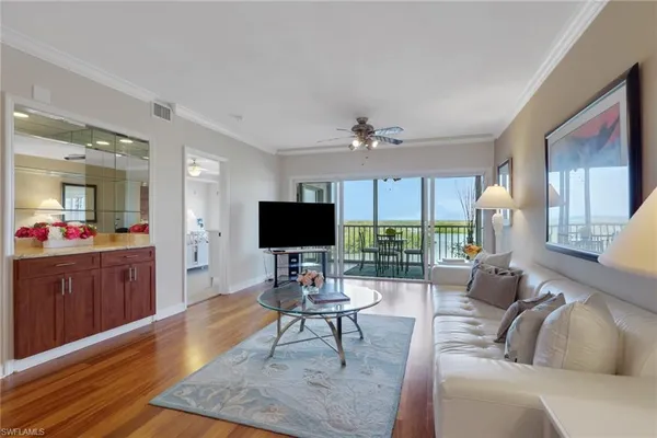 $559,000 | 13105 Vanderbilt Drive, Unit 607, Naples, FL 34110