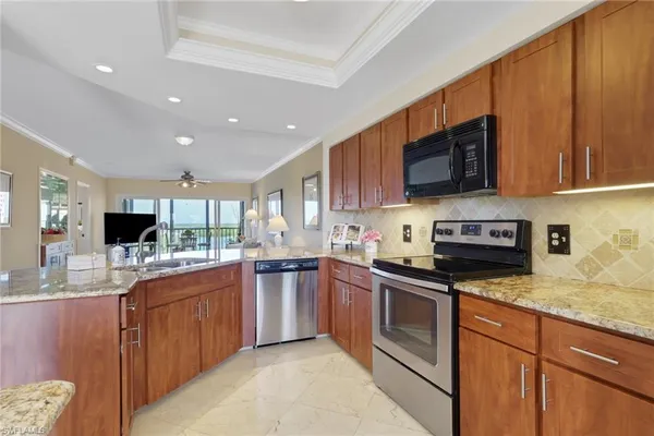 $559,000 | 13105 Vanderbilt Drive, Unit 607, Naples, FL 34110