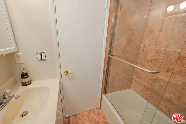 $3,500 | 4424 Noble Avenue, Sherman Oaks, CA 91403