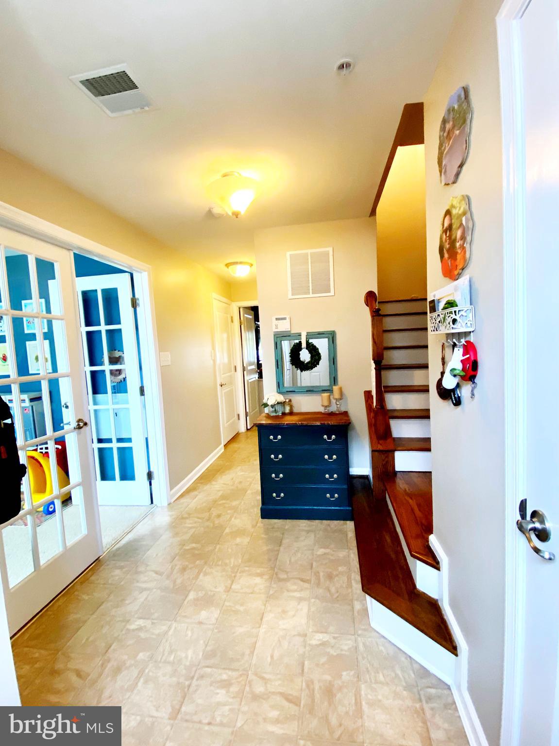 323 Schmidt Road Phoenixville, PA 19460 - Photo 4 of 33 Foyer