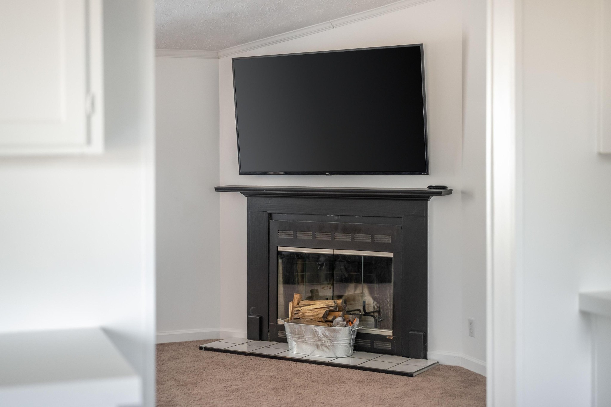 720 Armstrong Road Southeast Cleveland, TN 37323 - Photo 4 of 16 a living room with a fireplace