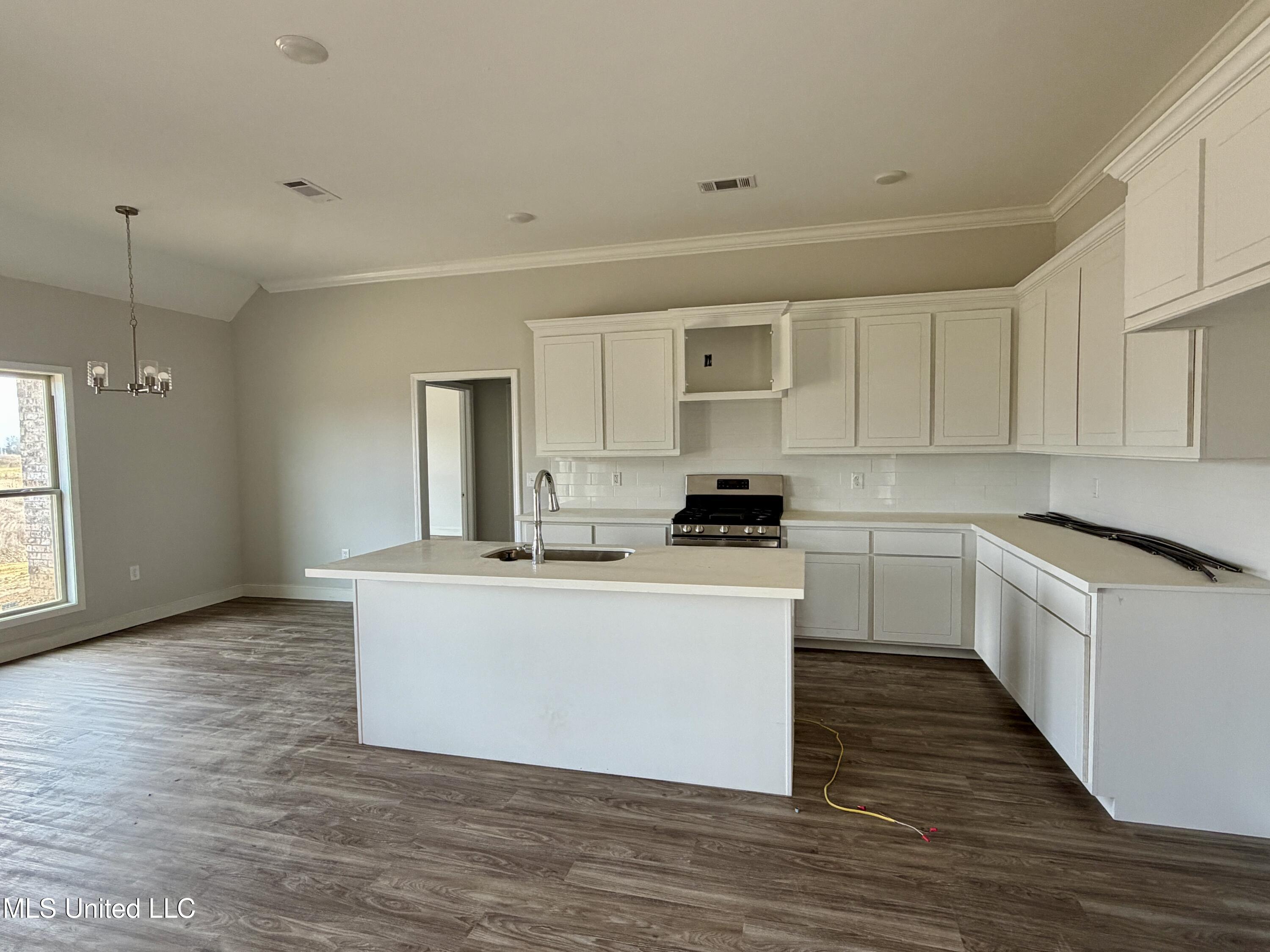 362 Willow Way Canton, MS 39046 - Photo 2 of 3 IMG_2735