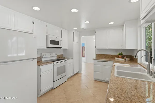 $4,650 | 1239 Honeysuckle Court, Thousand Oaks, CA 91360