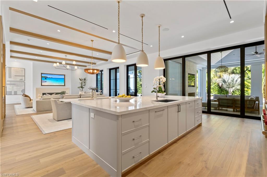 745 Pectin Road Naples, FL 34102 - Photo 10 of 36