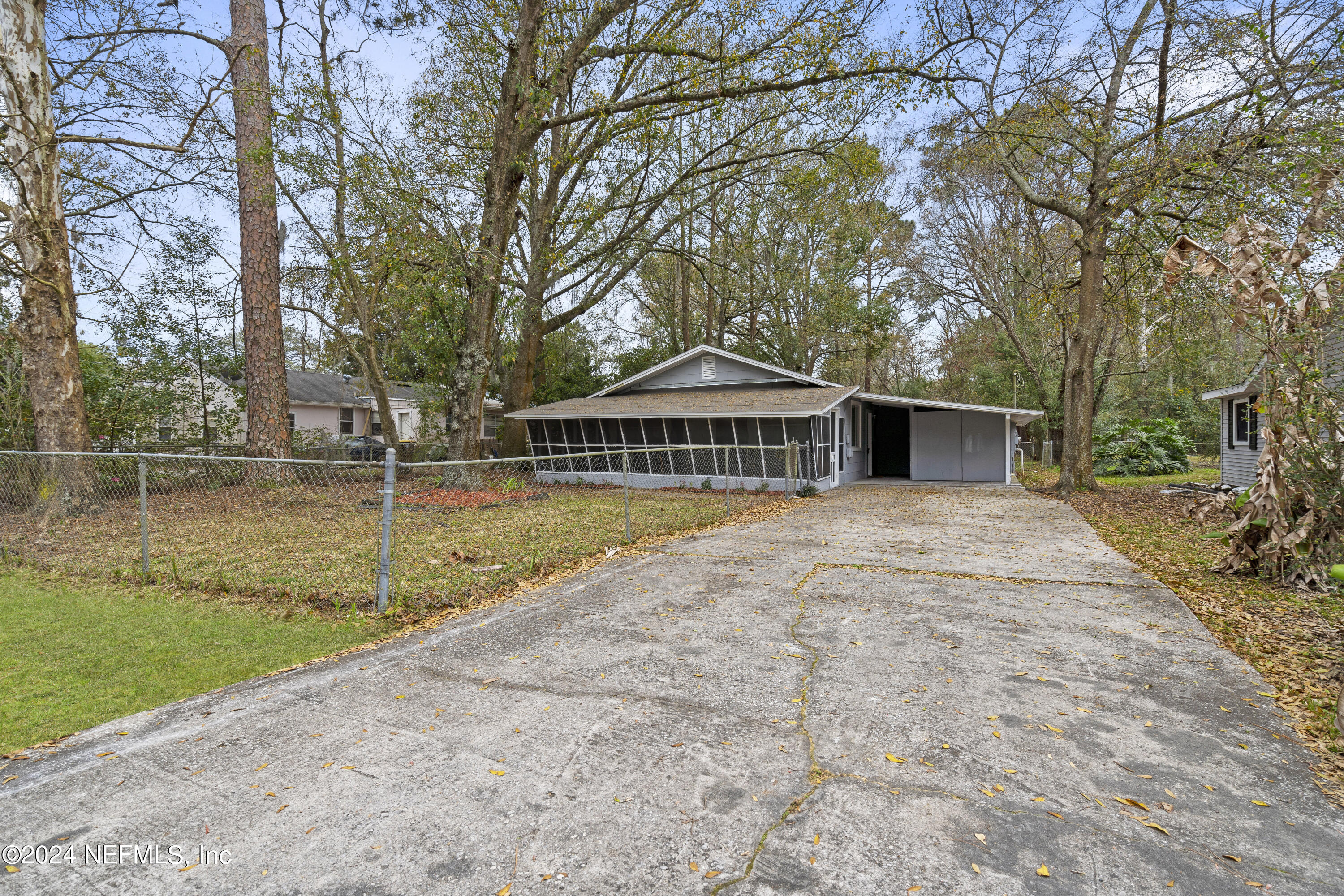 1174 Mohawk Street Jacksonville, FL 32205 - Photo 3 of 33 a view of backyard with green space