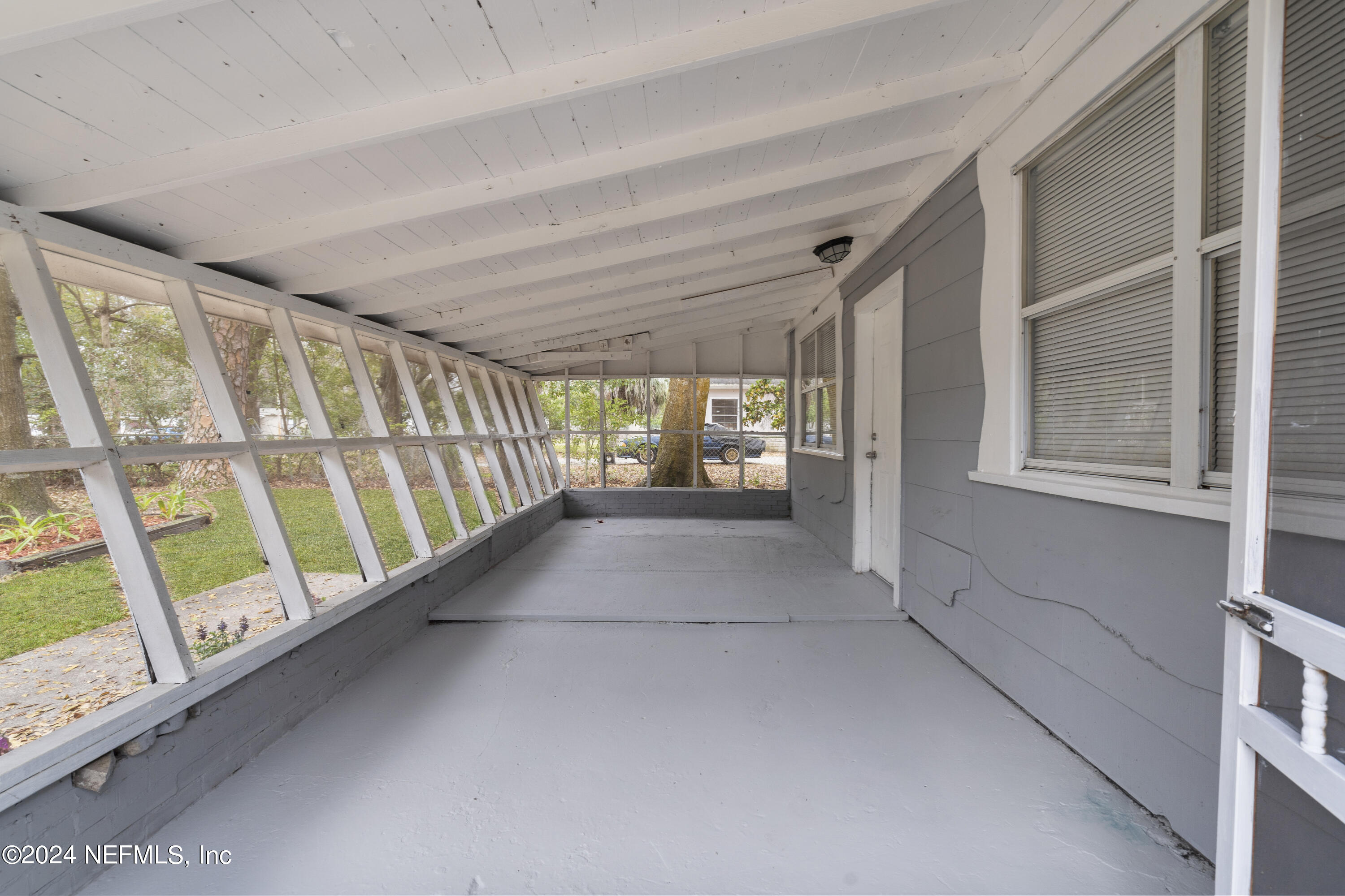 1174 Mohawk Street Jacksonville, FL 32205 - Photo 6 of 33 a view of entryway with interior