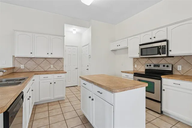 $2,300 | 9937 Tanglebrush Drive, McKinney, TX 75072