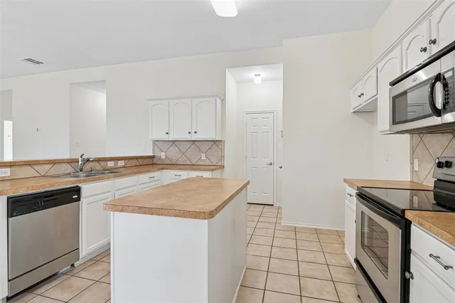 $2,300 | 9937 Tanglebrush Drive, McKinney, TX 75072