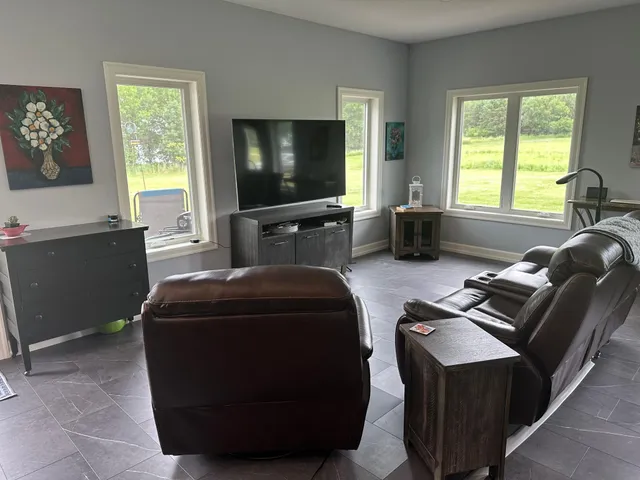 $1,087,000 | 19 Sandbar Road, Tracy, MN 56175