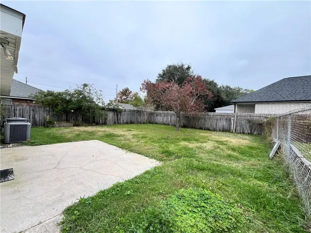 $1,150 | 215 East Genie Street, Chalmette, LA 70043