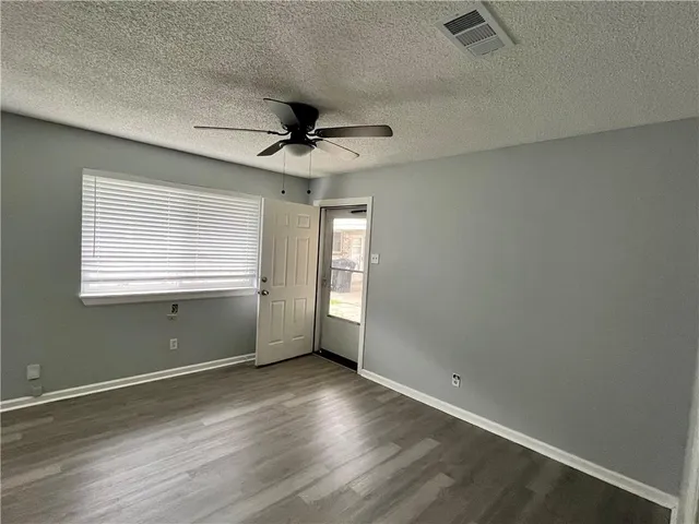 $1,150 | 215 East Genie Street, Chalmette, LA 70043