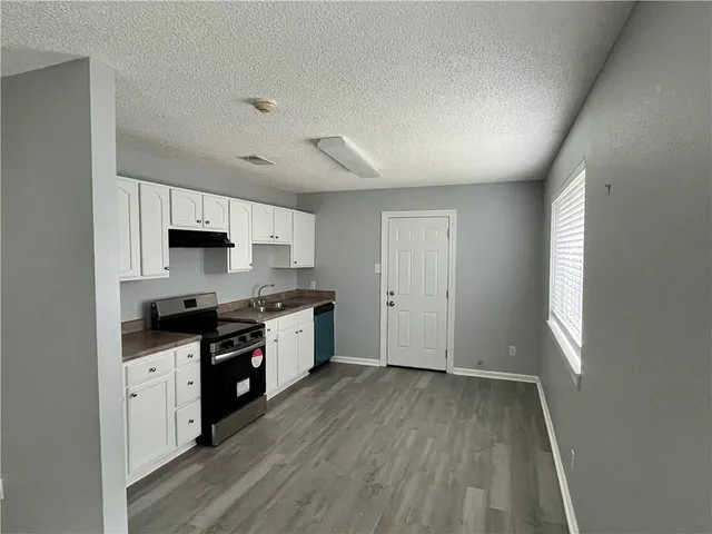 $1,150 | 215 East Genie Street, Chalmette, LA 70043