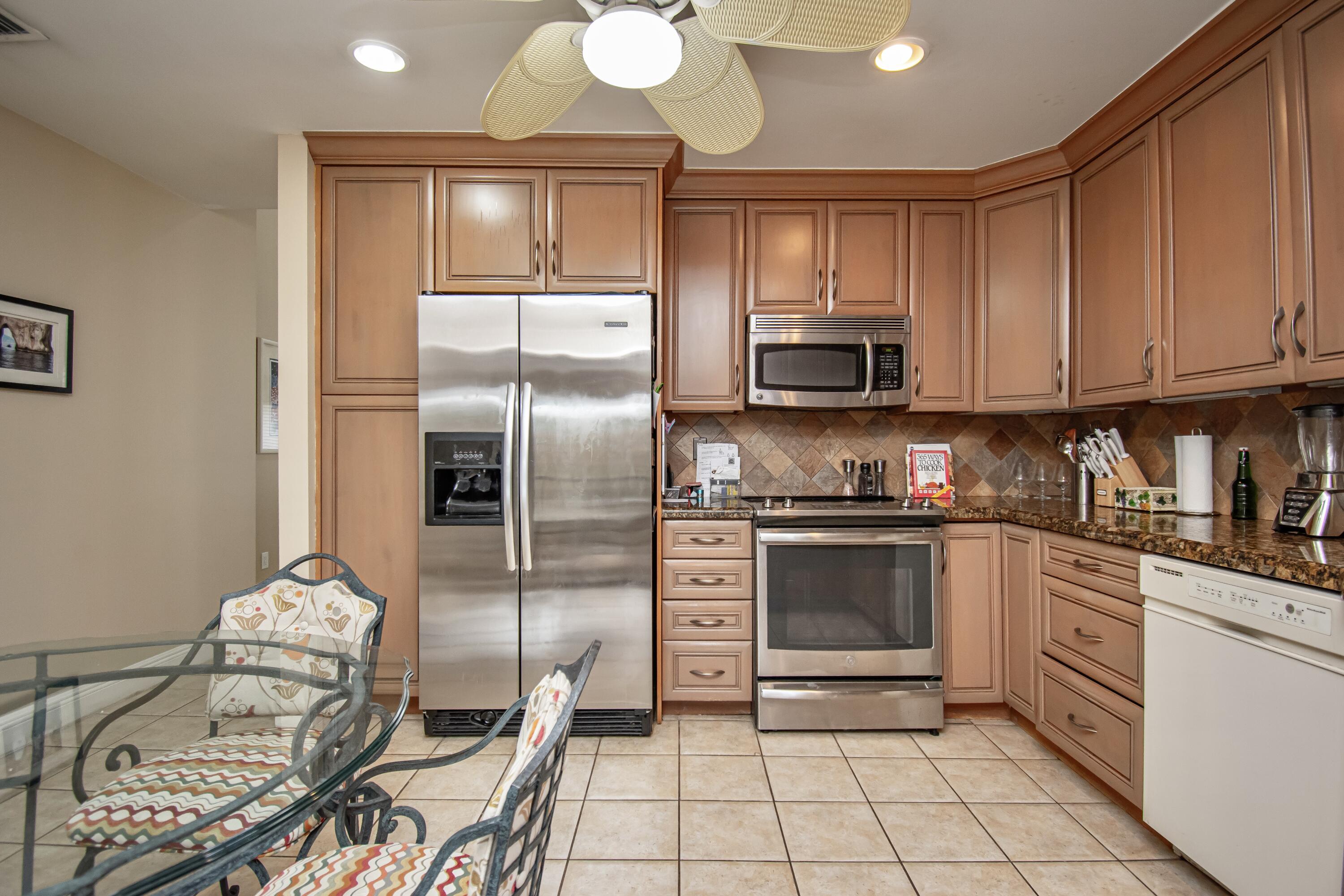 7566 Martinique Boulevard Boca Raton, FL 33433 - Photo 13 of 31 5E5303EC-3568-4B04-BB9D-3C38F821D475