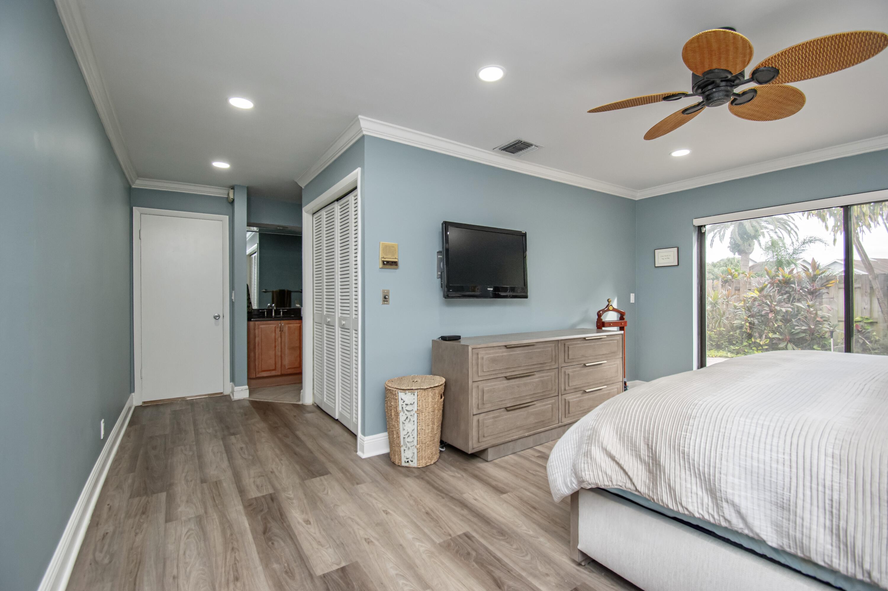 7566 Martinique Boulevard Boca Raton, FL 33433 - Photo 18 of 31 6203D086-5EDB-44B8-8573-B9270AEC8FA1