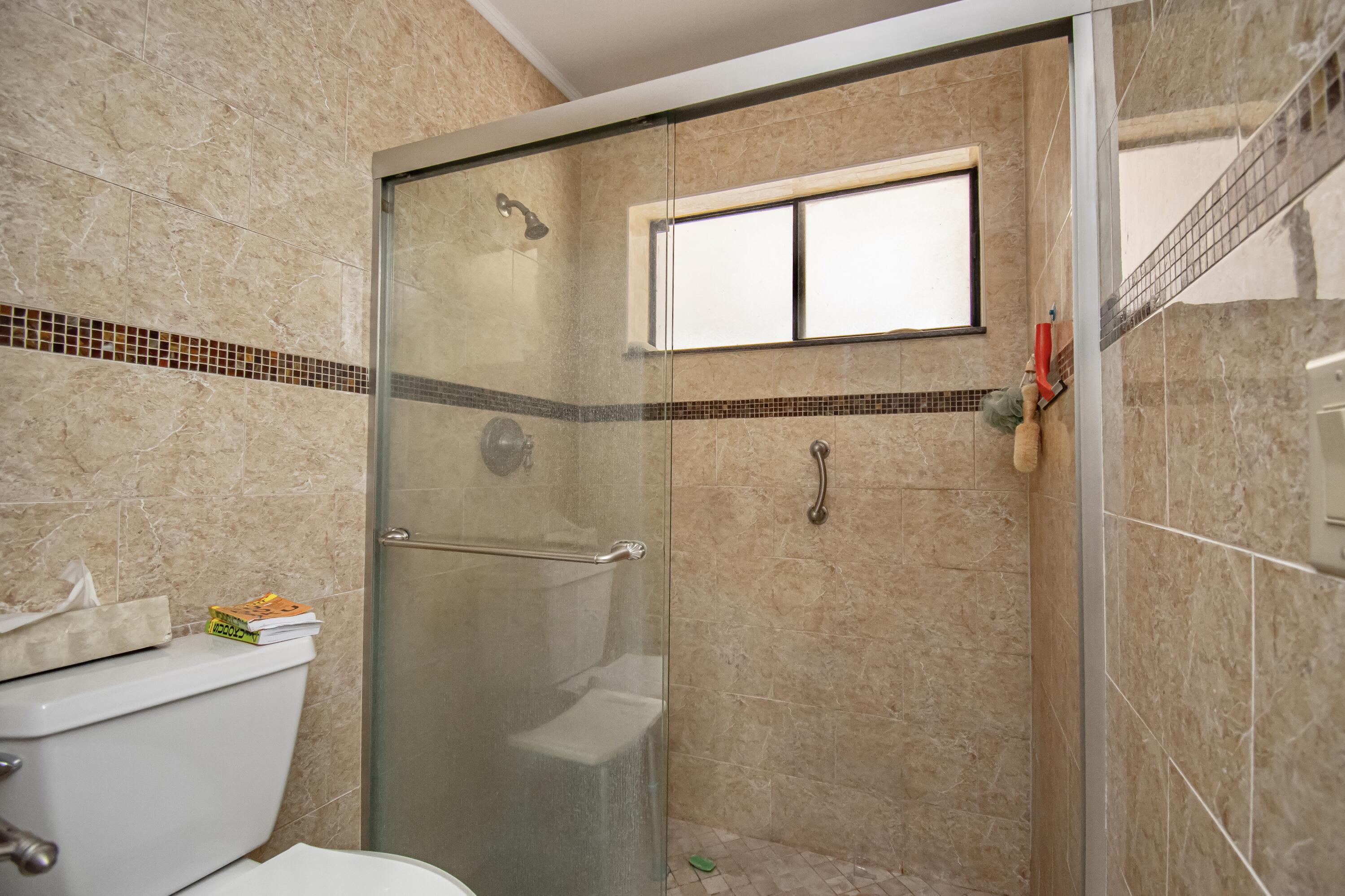7566 Martinique Boulevard Boca Raton, FL 33433 - Photo 20 of 31 059838F7-3FC2-4139-903A-D70266BA5DFE