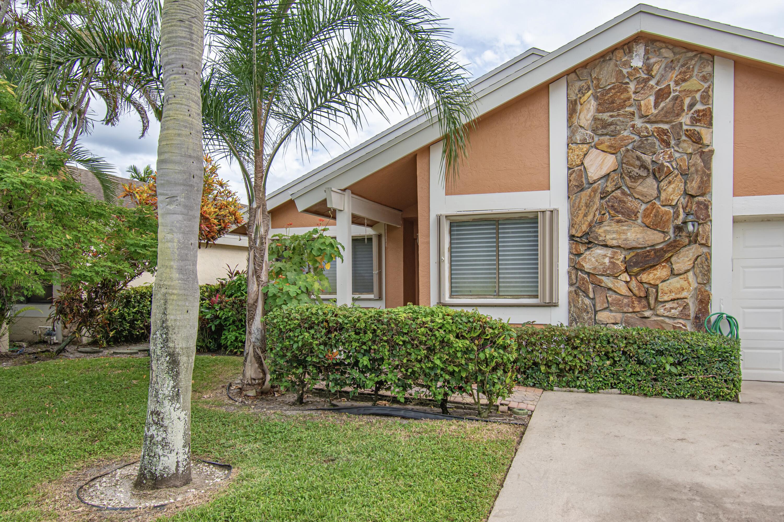 7566 Martinique Boulevard Boca Raton, FL 33433 - Photo 2 of 31 97DA2F55-42BF-4E65-B1DB-C4BCB8CFF257